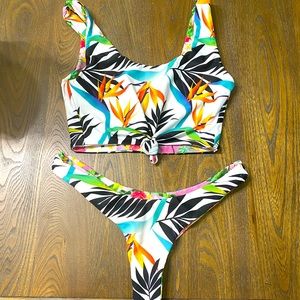 SOLD OUT- Worn Moana bikini reversible set. Size Small